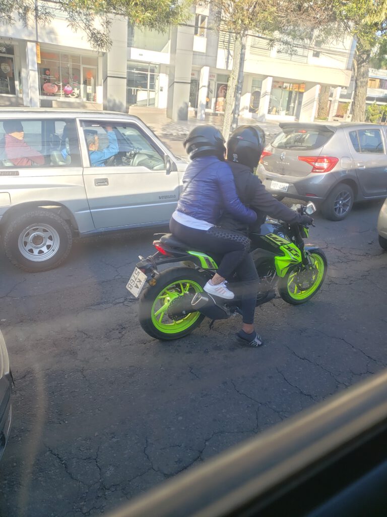 Hier mal vorbildlich mit Helm